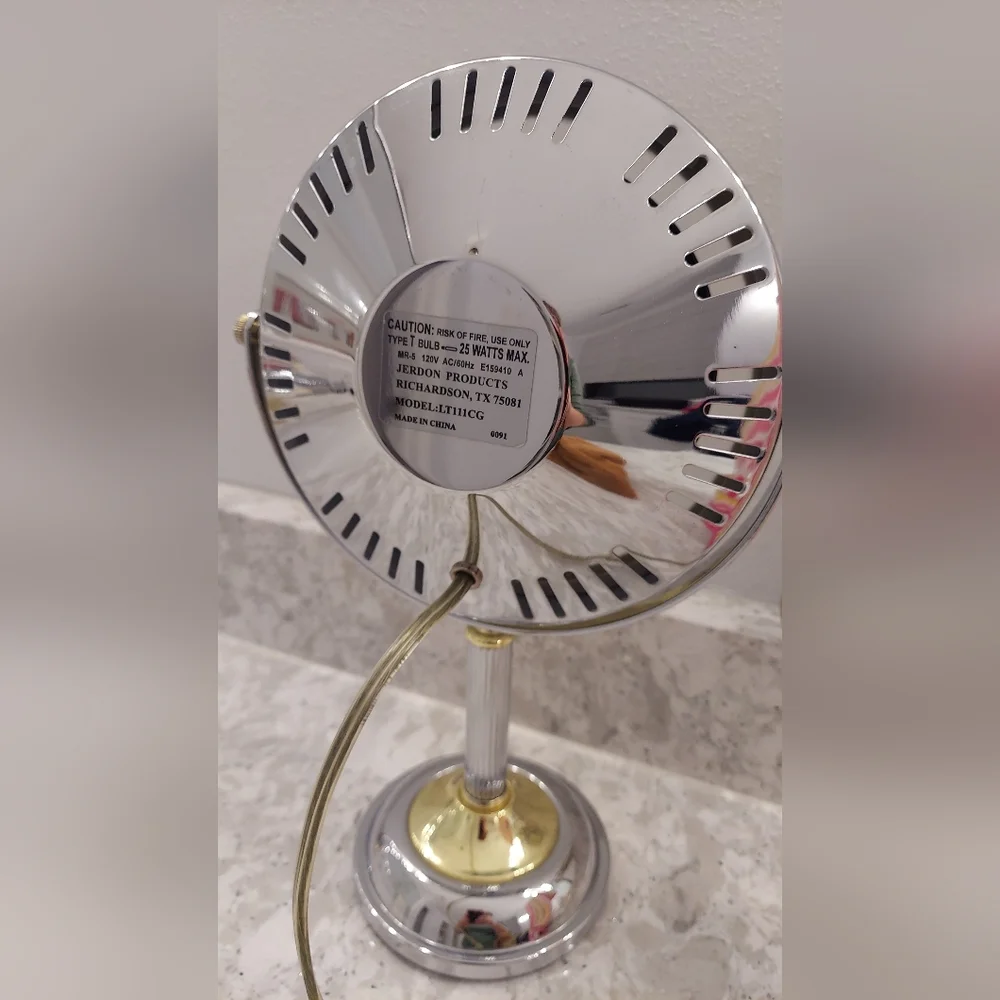 JERDON | VTG 1990s Lighted Plug-In 5x Magnifying Cosmetic Mirror Model #LT111CG